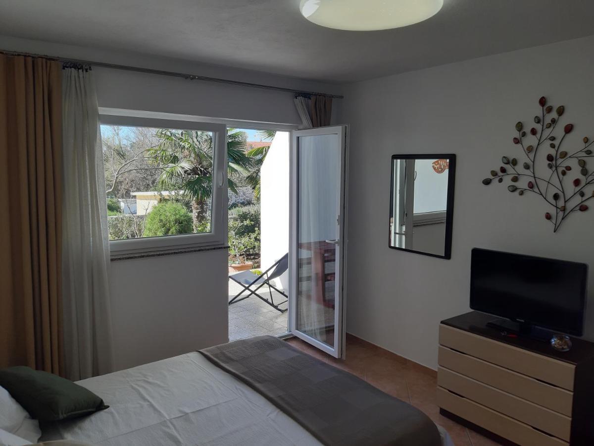 Apartments Summer Bloom Krk Town Exterior foto