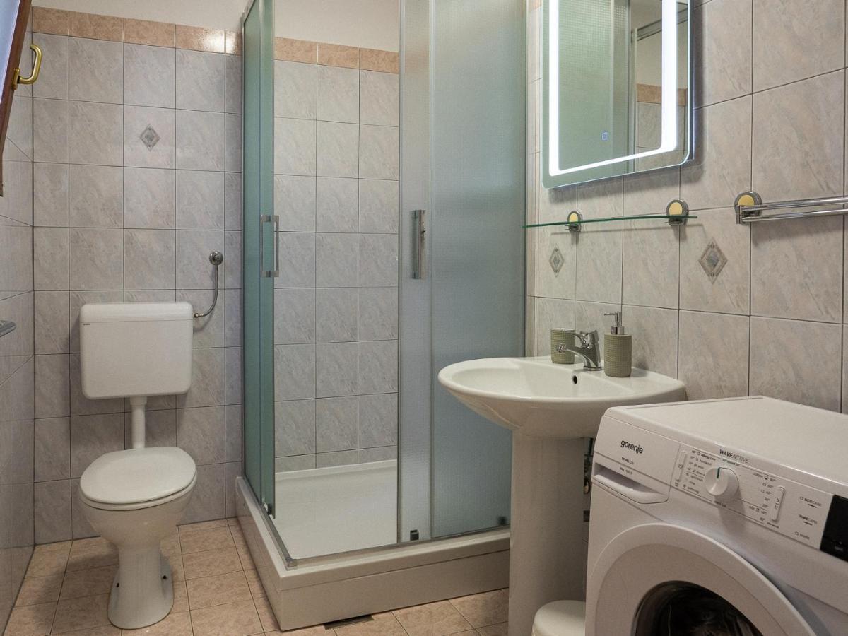 Apartments Summer Bloom Krk Town Exterior foto