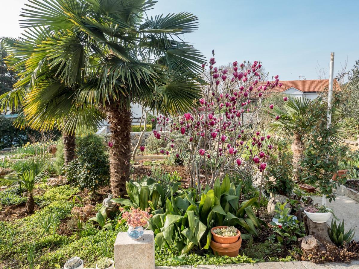 Apartments Summer Bloom Krk Town Exterior foto