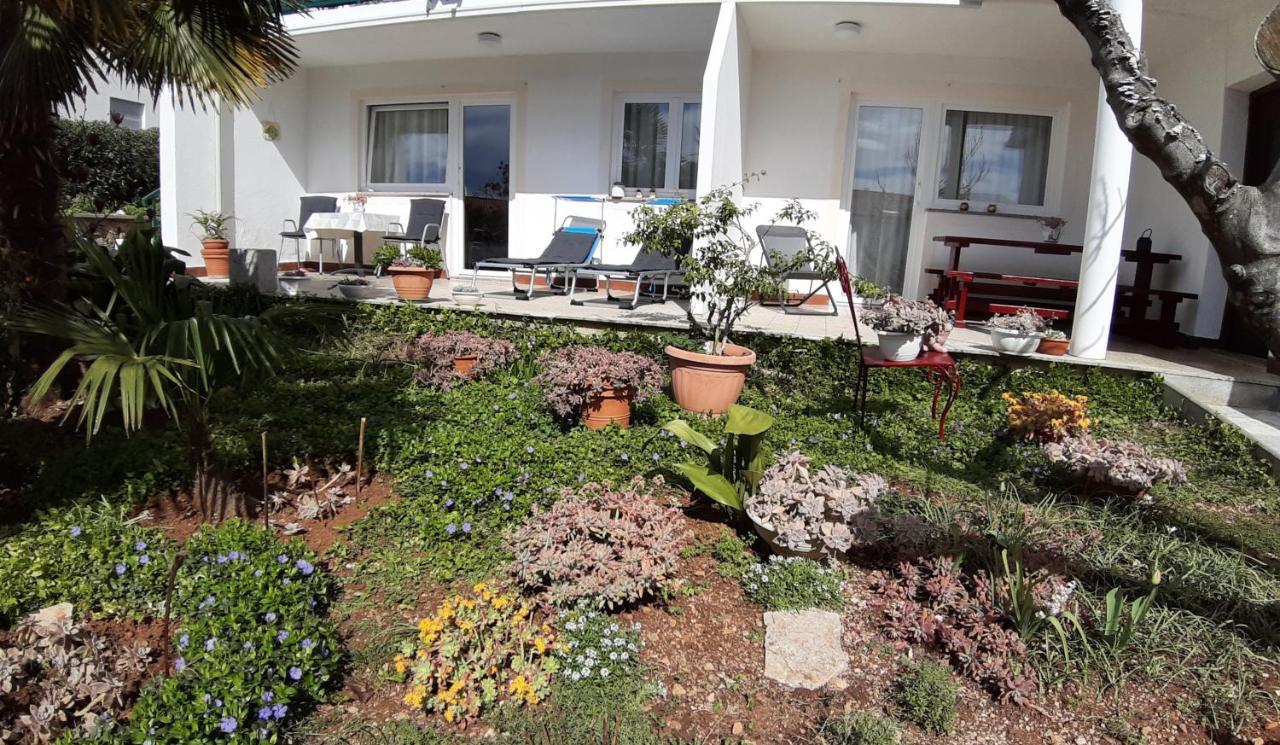 Apartments Summer Bloom Krk Town Exterior foto